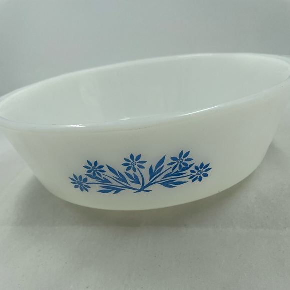 Vintage Anchor Hocking Cornflower Casserole Dish - Picture 3 of 6